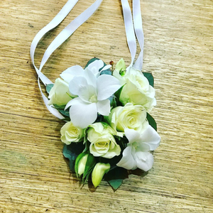 Wrist Corsage ｜ Melbourne CBD Flower Delivery
